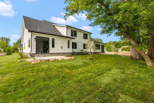 5793 Heights Boulevard, Sterling Heights, MI 48314