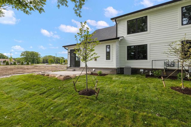 5793 Heights Boulevard, Sterling Heights, MI 48314