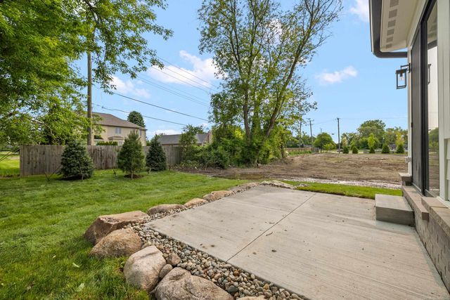 5793 Heights Boulevard, Sterling Heights, MI 48314