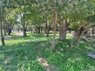 384 SIESTA DR, Bandera, TX 78003
