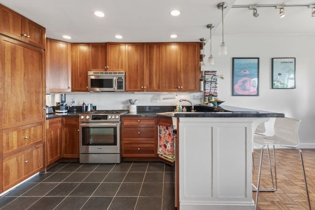 48 Beacon St 9F, Boston, MA 02108