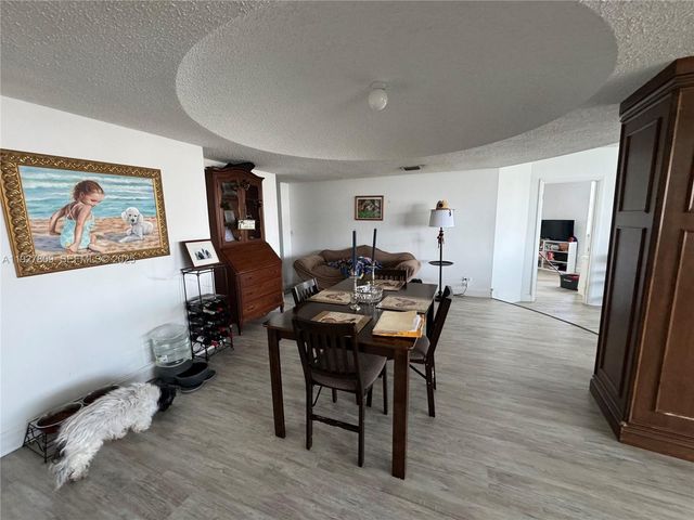 905 Brickell Bay Dr 1530, Miami, FL 33131