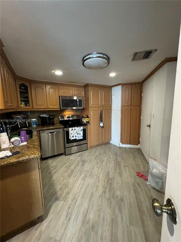 905 Brickell Bay Dr 1530, Miami, FL 33131