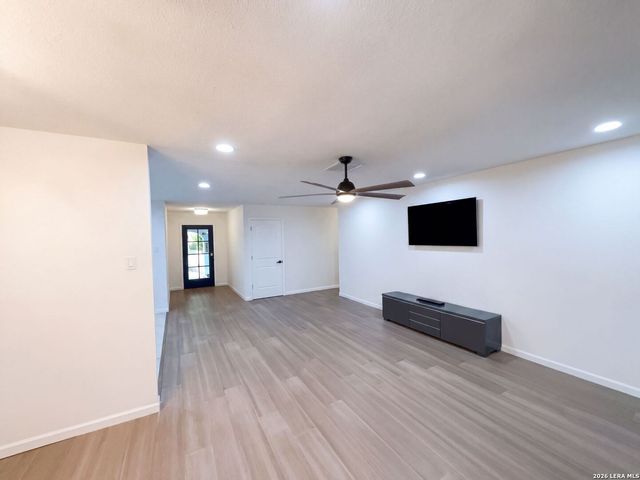 6718 SPRING HAVEN ST, San Antonio, TX 78249