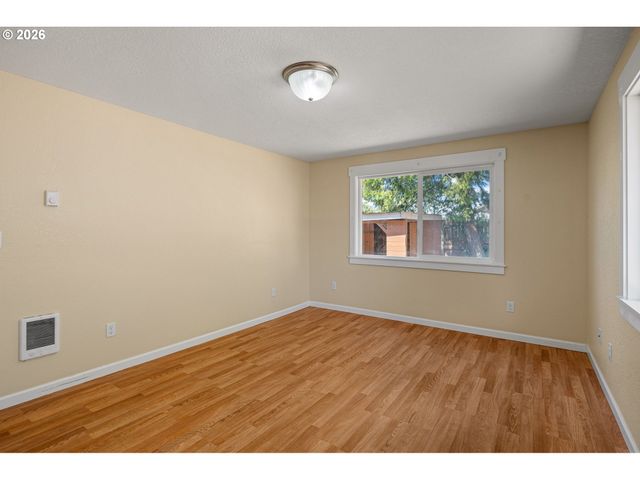 2631 EDISON St, Eugene, OR 97402