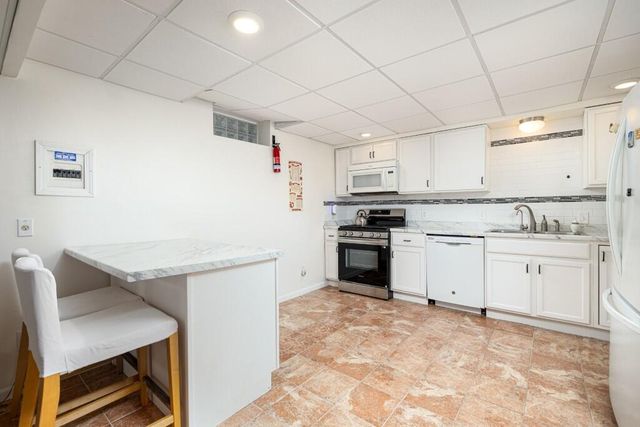 3339 Elsinore Court, Ann Arbor, MI 48105