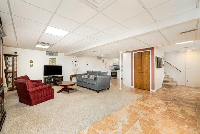 3339 Elsinore Court, Ann Arbor, MI 48105