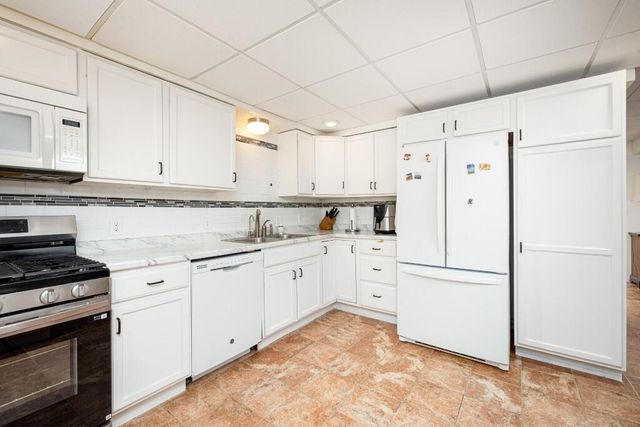 3339 Elsinore Court, Ann Arbor, MI 48105