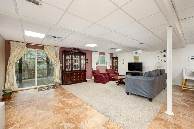 3339 Elsinore Court, Ann Arbor, MI 48105