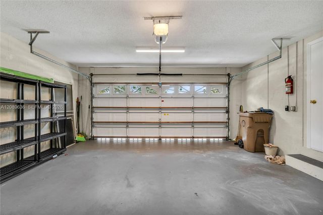 8291 SW 44th Place 8291, Davie, FL 33328