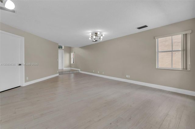8291 SW 44th Place 8291, Davie, FL 33328