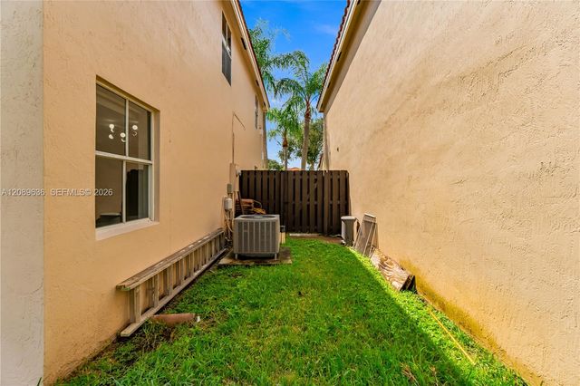 8291 SW 44th Place 8291, Davie, FL 33328