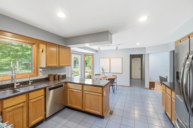 8173 Red Mill Drive, West Chester, OH 45069