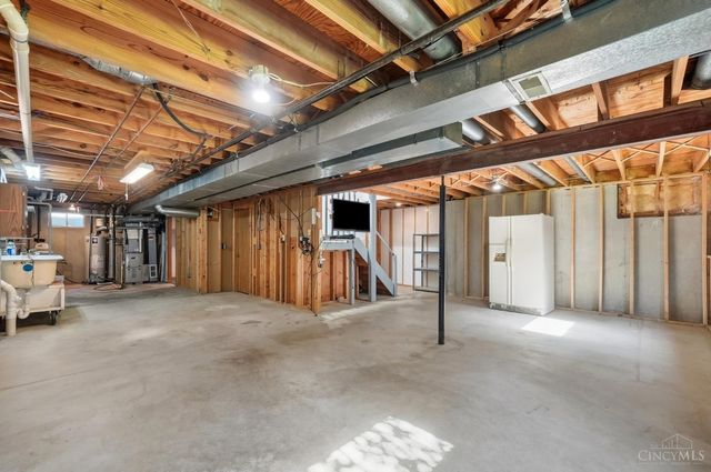 8173 Red Mill Drive, West Chester, OH 45069