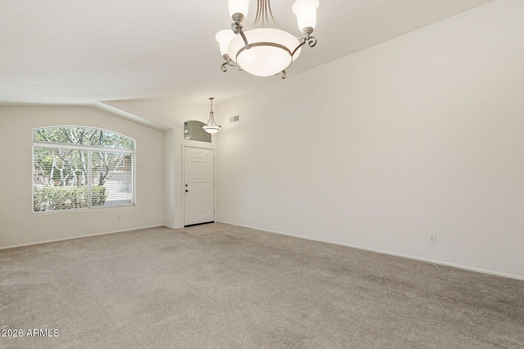 Image 10 of property listing at 2427 W OBERLIN Way, Phoenix, AZ 85085