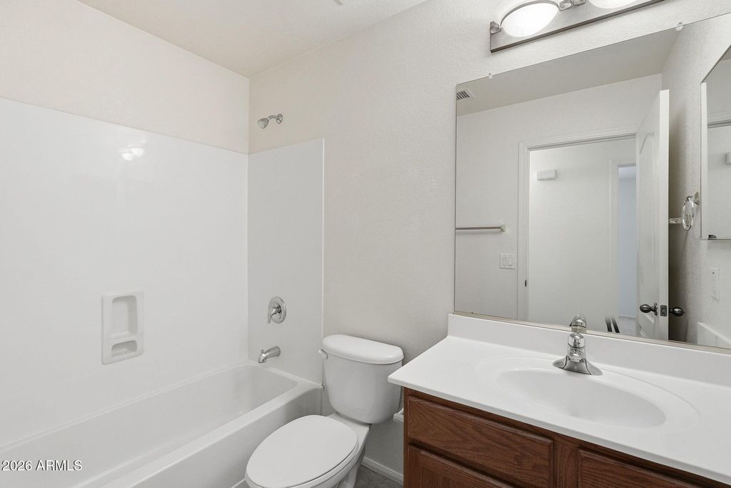 Image 24 of property listing at 2427 W OBERLIN Way, Phoenix, AZ 85085