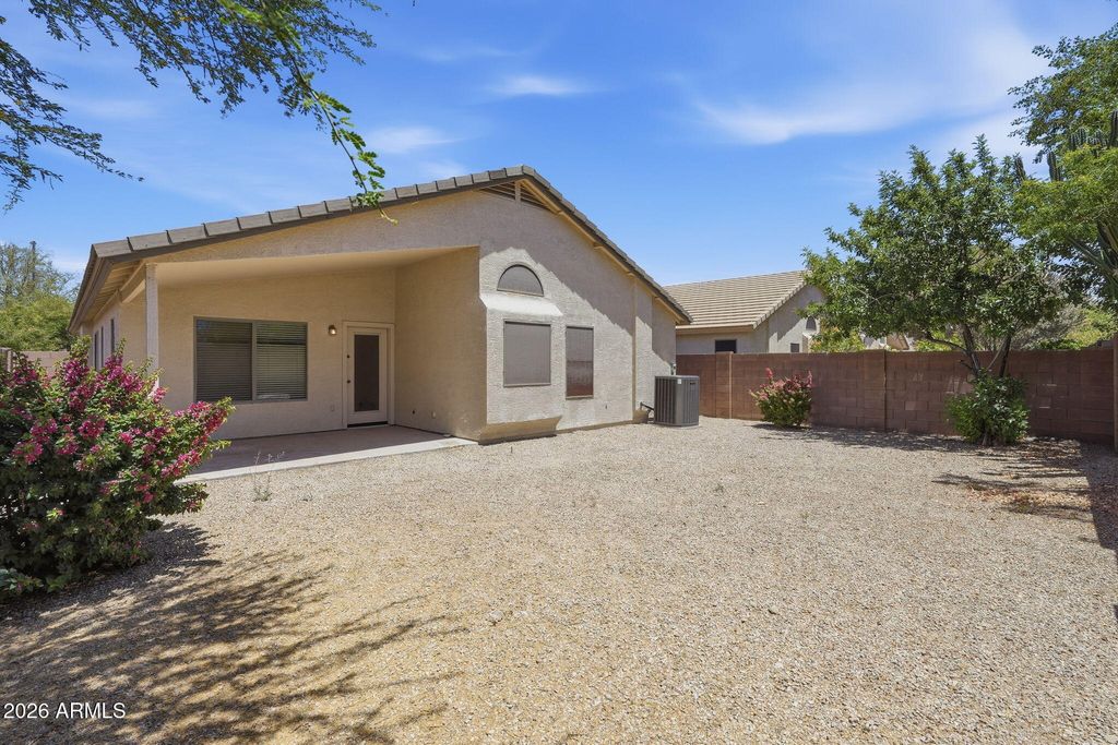 Image 29 of property listing at 2427 W OBERLIN Way, Phoenix, AZ 85085
