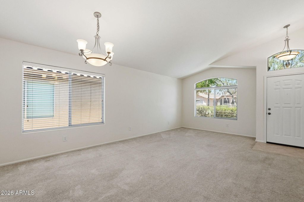 Image 4 of property listing at 2427 W OBERLIN Way, Phoenix, AZ 85085