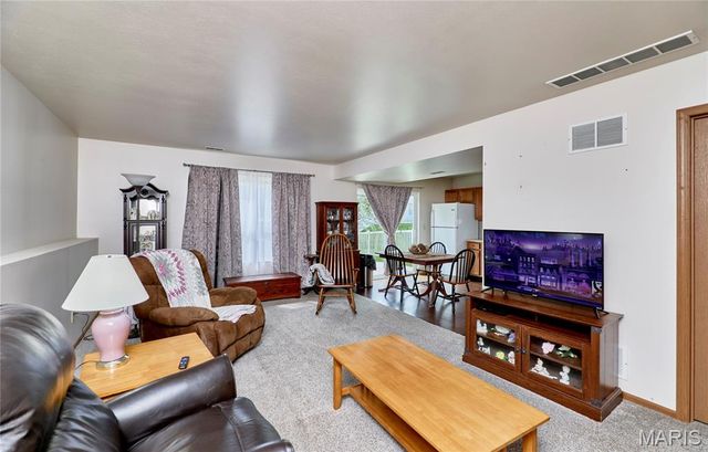 16 Ramblewood Court, Wentzville, MO 63385