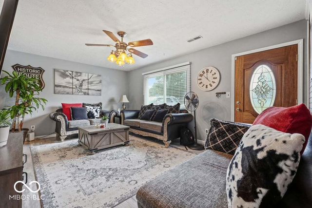 387 Center Street, Spencer, IN 47460