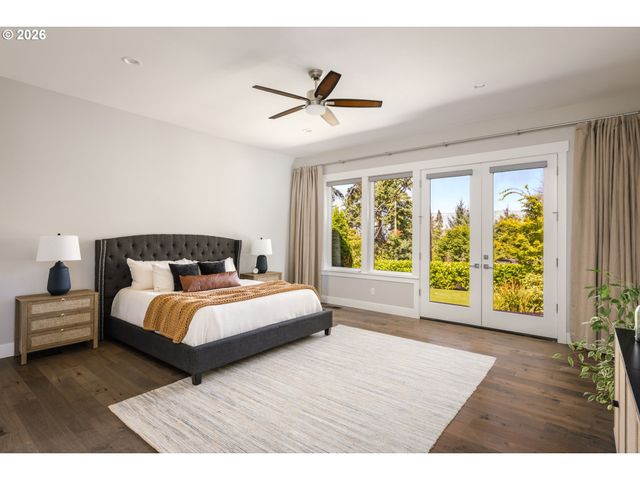 1923 MAPLELEAF Ct, Lake Oswego, OR 97034