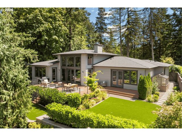 1923 MAPLELEAF Ct, Lake Oswego, OR 97034