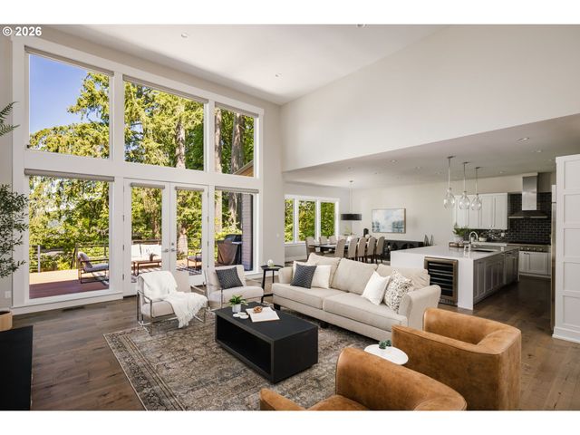 1923 MAPLELEAF Ct, Lake Oswego, OR 97034