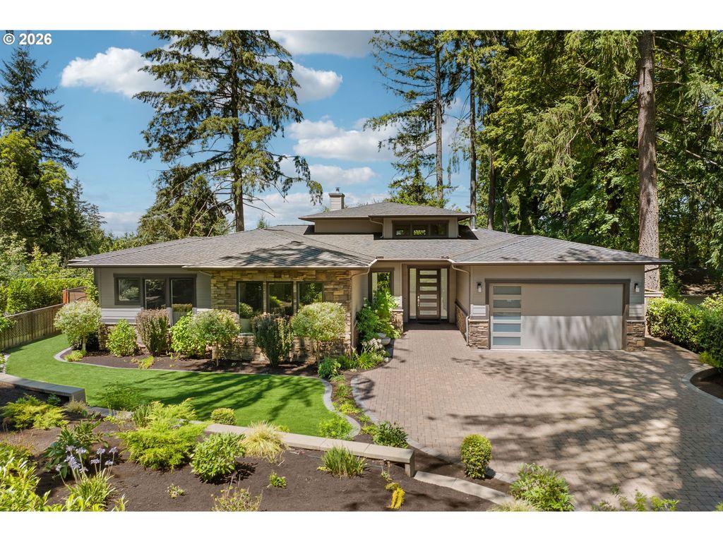 1923 MAPLELEAF Ct, Lake Oswego, OR 97034