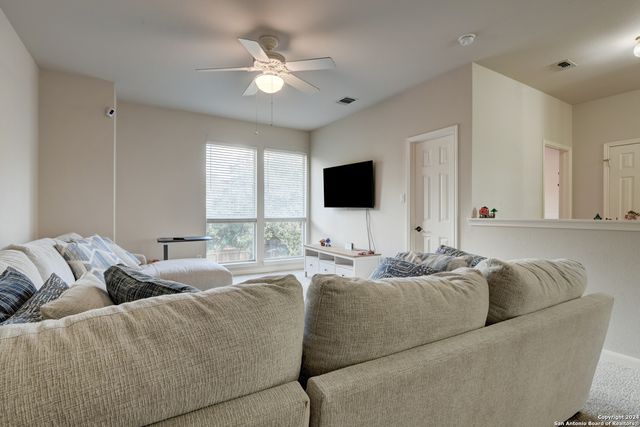 607 WILDGROVE LN, San Antonio, TX 78258