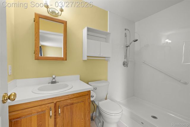 8118 Emerald Lane W, Westland, MI 48185