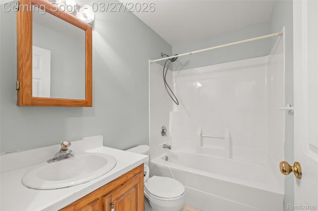 8118 Emerald Lane W, Westland, MI 48185