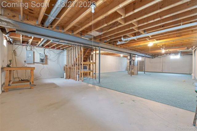 8118 Emerald Lane W, Westland, MI 48185