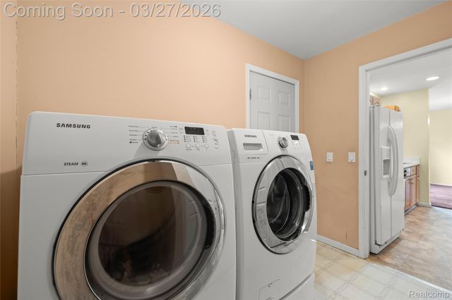 8118 Emerald Lane W, Westland, MI 48185