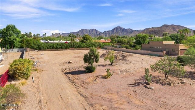 10510 E WETHERSFIELD Road 13, Scottsdale, AZ 85259