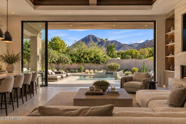 10510 E WETHERSFIELD Road 13, Scottsdale, AZ 85259