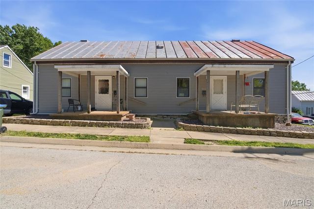 208 N Library Street, Waterloo, IL 62298