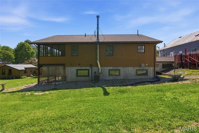 208 N Library Street, Waterloo, IL 62298