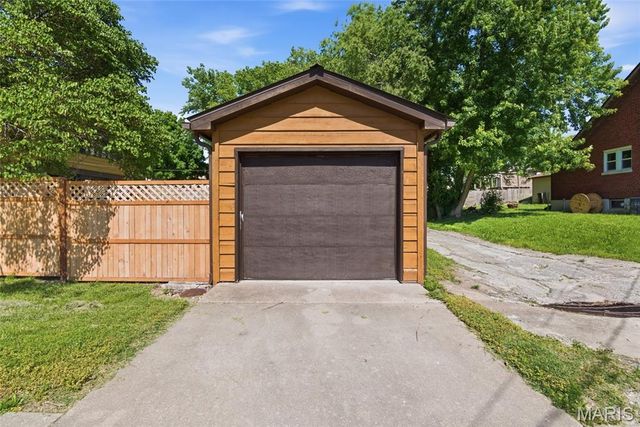 208 N Library Street, Waterloo, IL 62298