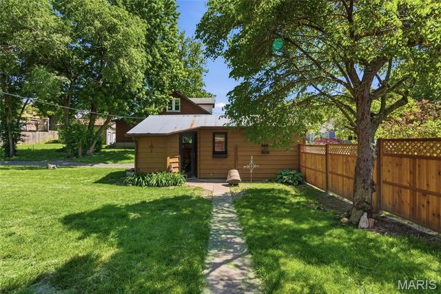 208 N Library Street, Waterloo, IL 62298