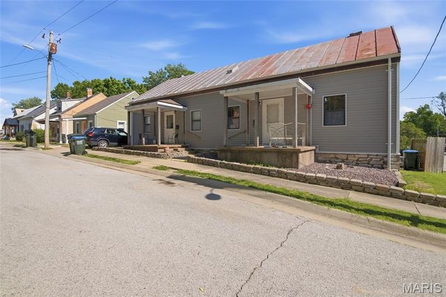 208 N Library Street, Waterloo, IL 62298