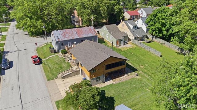 208 N Library Street, Waterloo, IL 62298