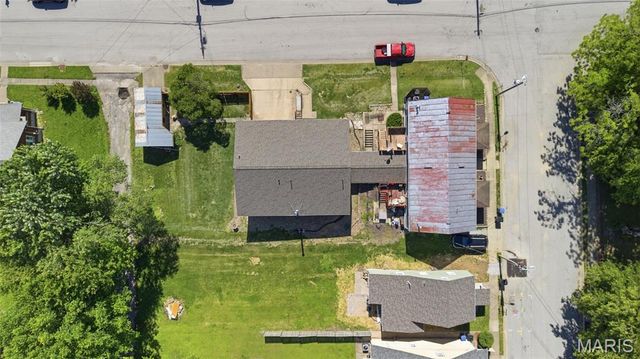 208 N Library Street, Waterloo, IL 62298