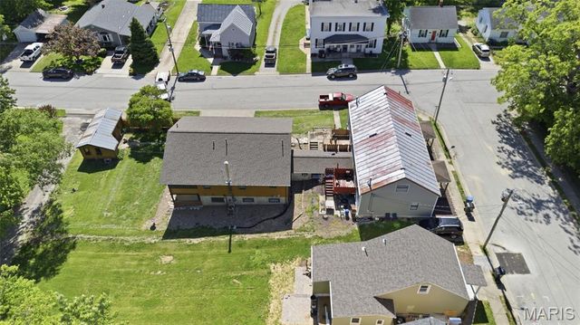 208 N Library Street, Waterloo, IL 62298