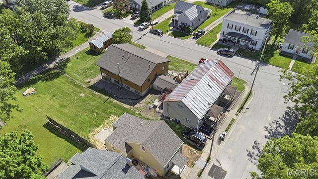 208 N Library Street, Waterloo, IL 62298