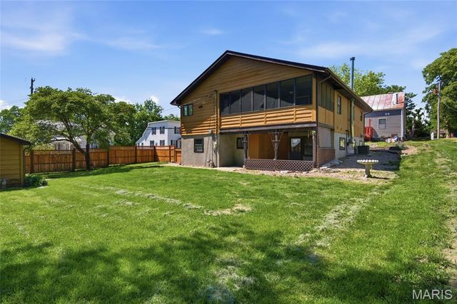 208 N Library Street, Waterloo, IL 62298