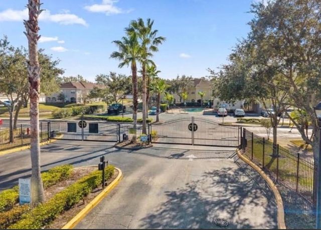 10802 CELTIC WOODS AVENUE, Tampa, FL 33647