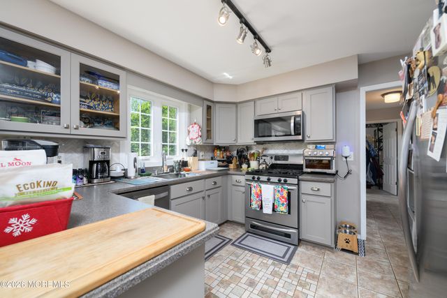 935 Somerset Drive, Toms River, NJ 08753
