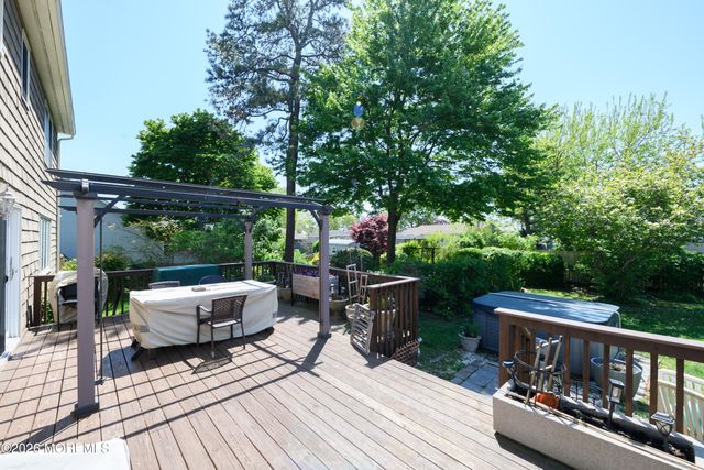 935 Somerset Drive, Toms River, NJ 08753