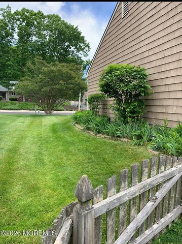 935 Somerset Drive, Toms River, NJ 08753