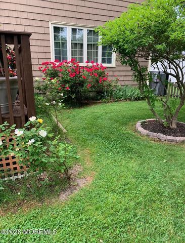 935 Somerset Drive, Toms River, NJ 08753